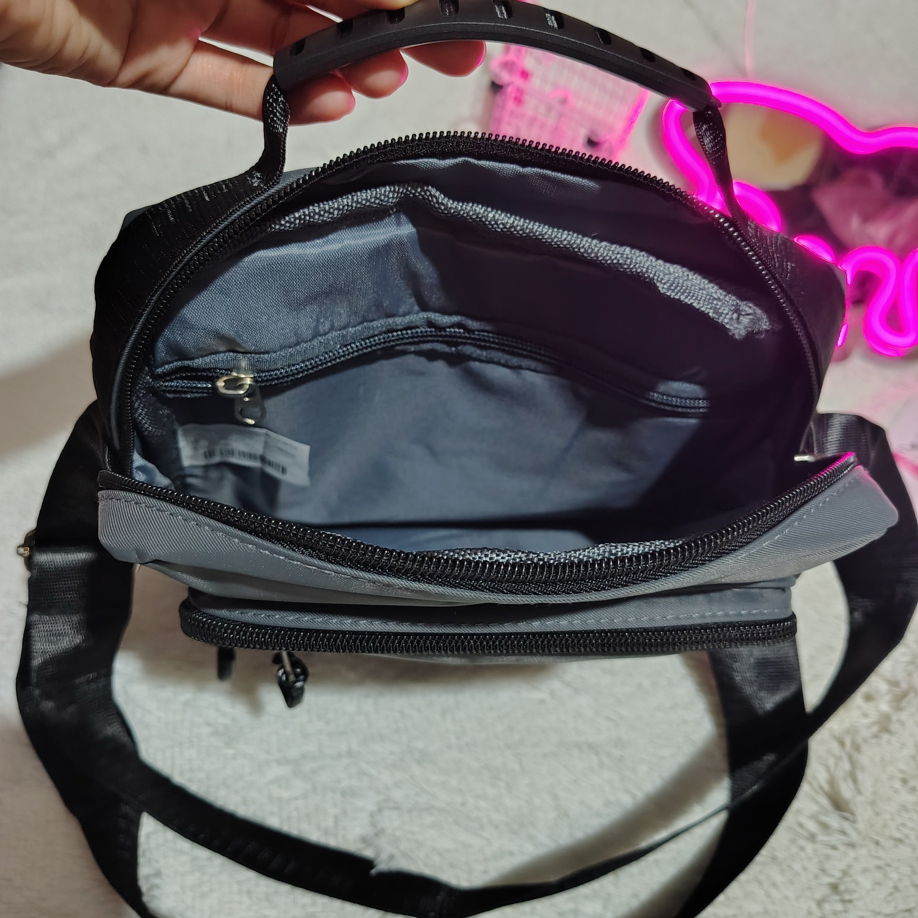 Bolsos | Mariconera Gris de Múltiples Compartimentos 🙌🏻✨