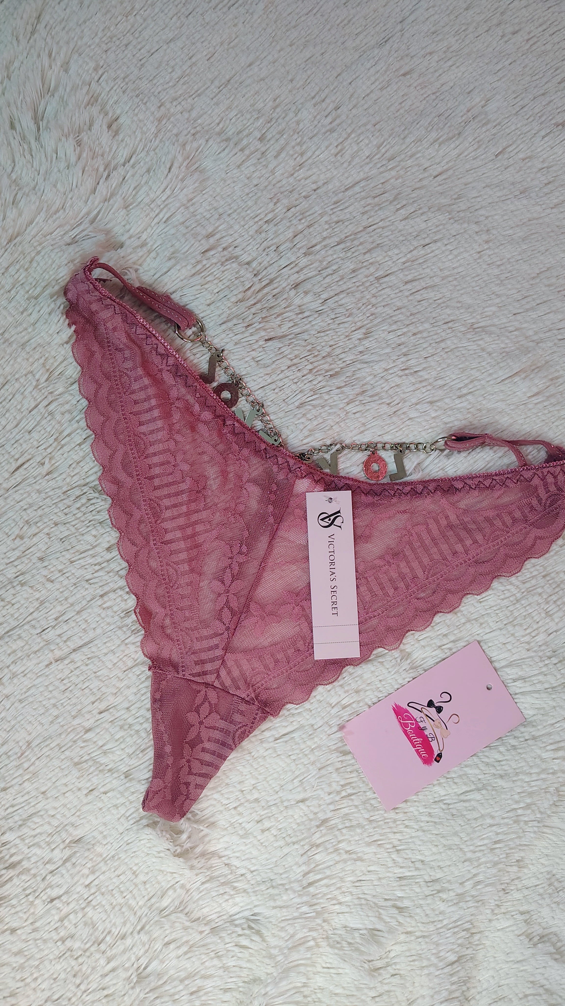 💖Tanga Victoria's Secret de encaje con letras colgantes atrás 😍💗