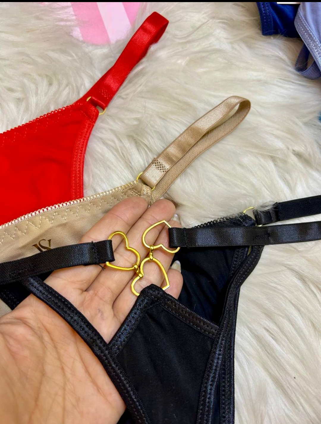 Tanga sexy con dijes de corazones 🔥❤️