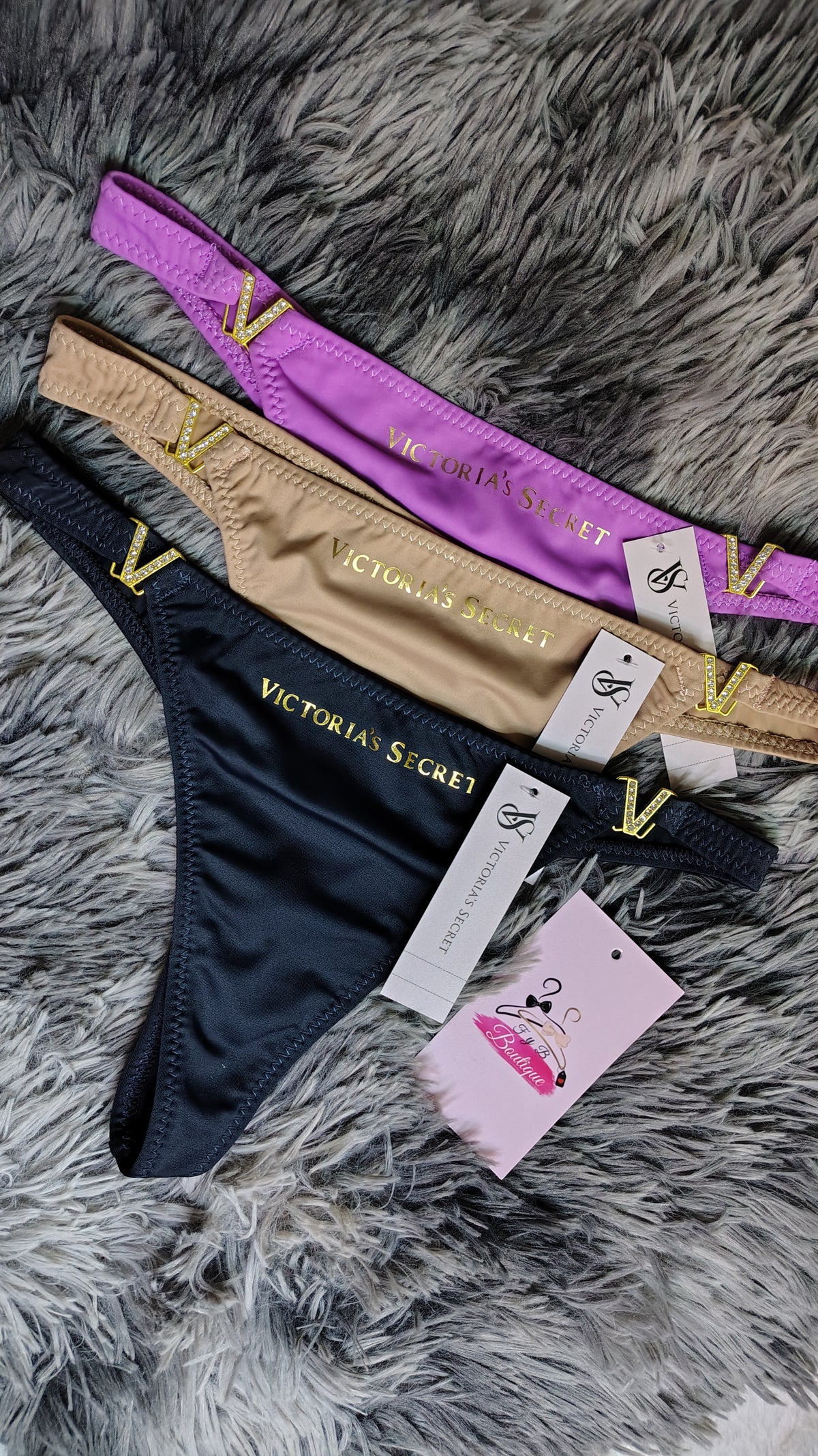 Tanga Victoria's Secret✨ Dije "V" con cristales 💎