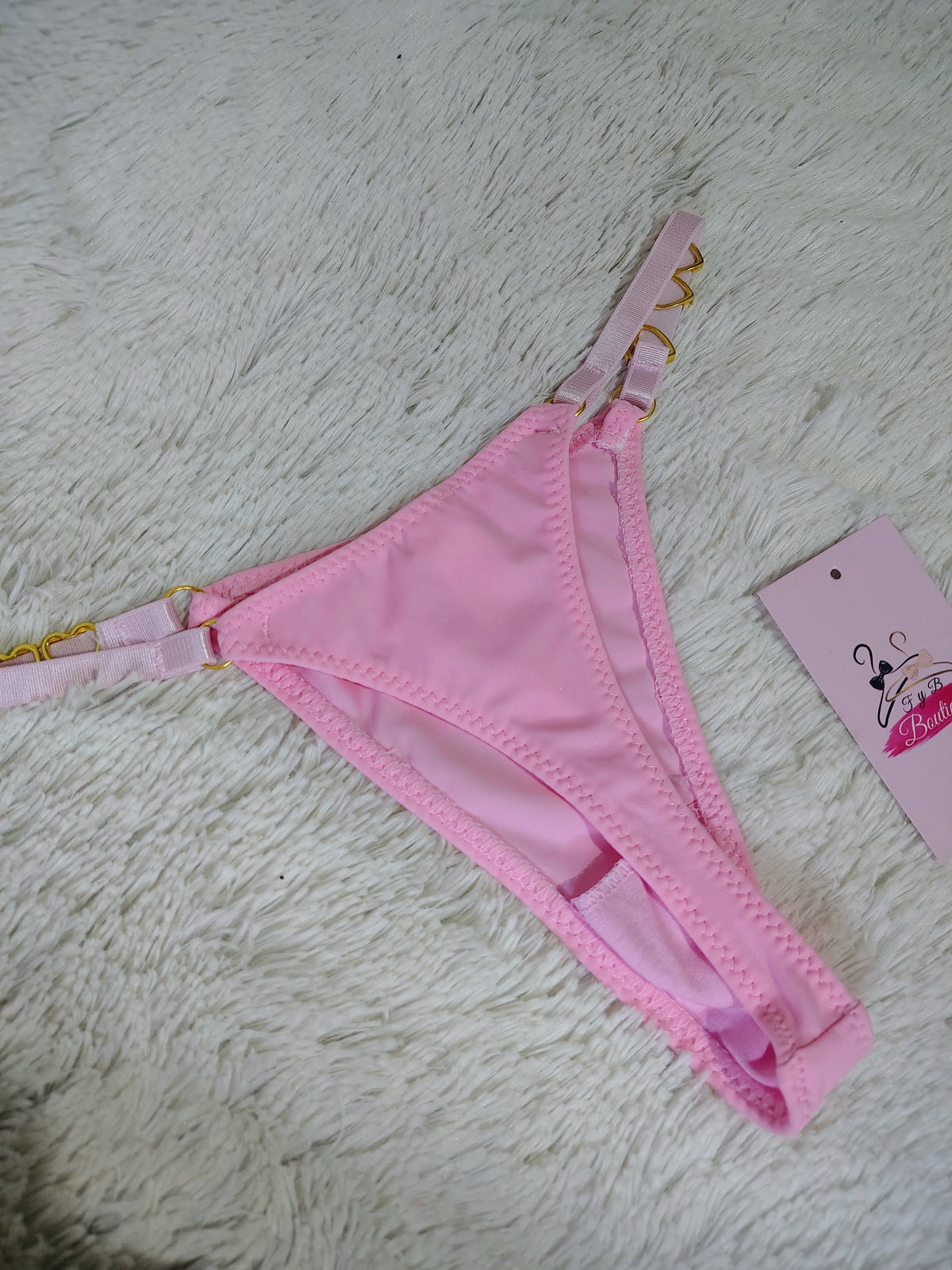 Tanga Victoria's Secret con dijes metálicos de corazones 🥰💎