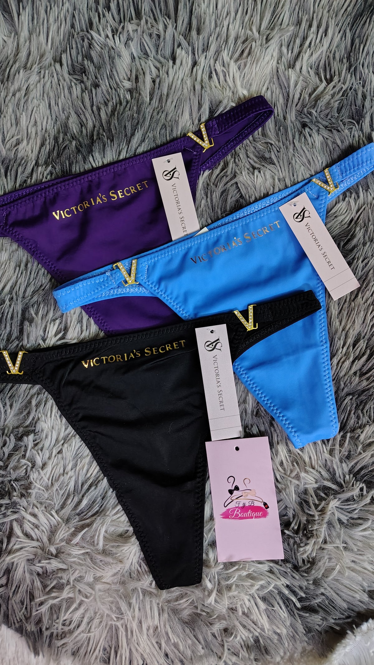 Tanga Victoria's Secret✨ Dije "V" con cristales 💎