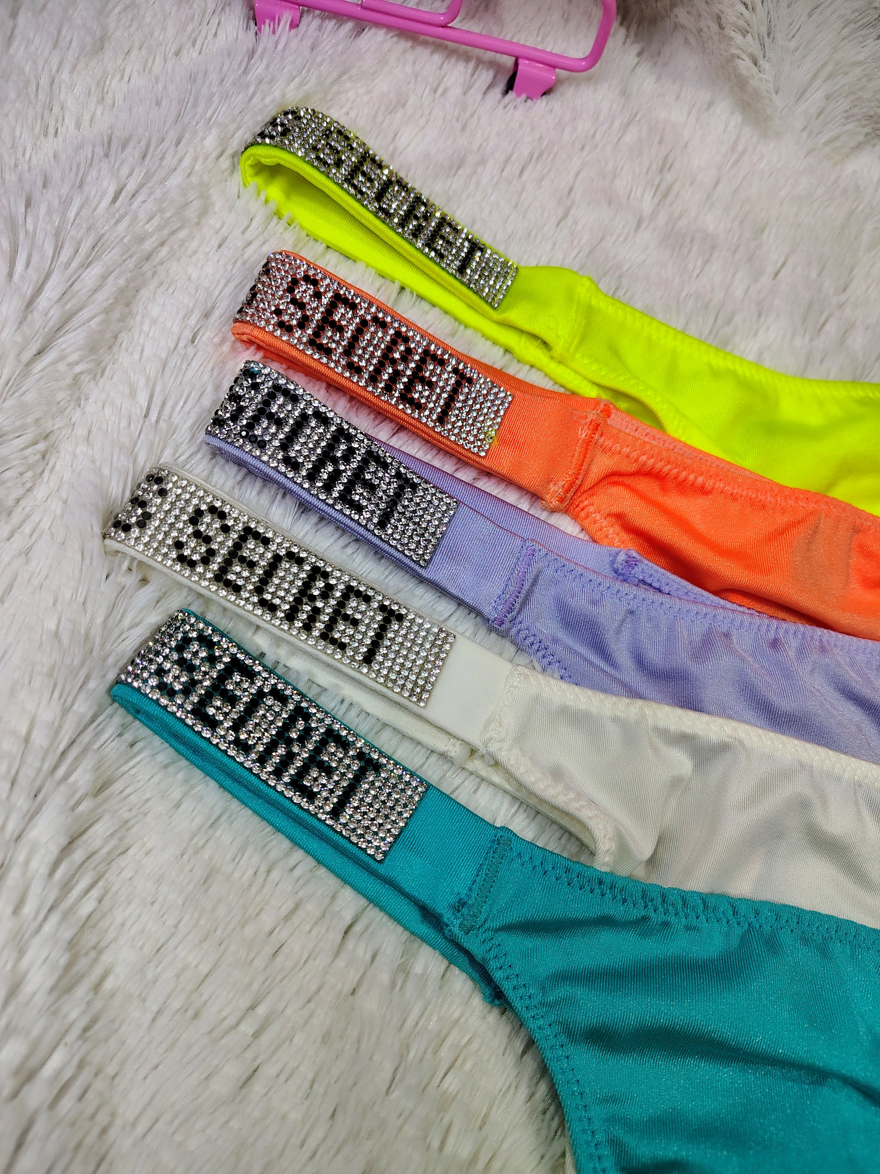 🔥🍑Tanga con pedrería Victoria's Secret🔥🍑
