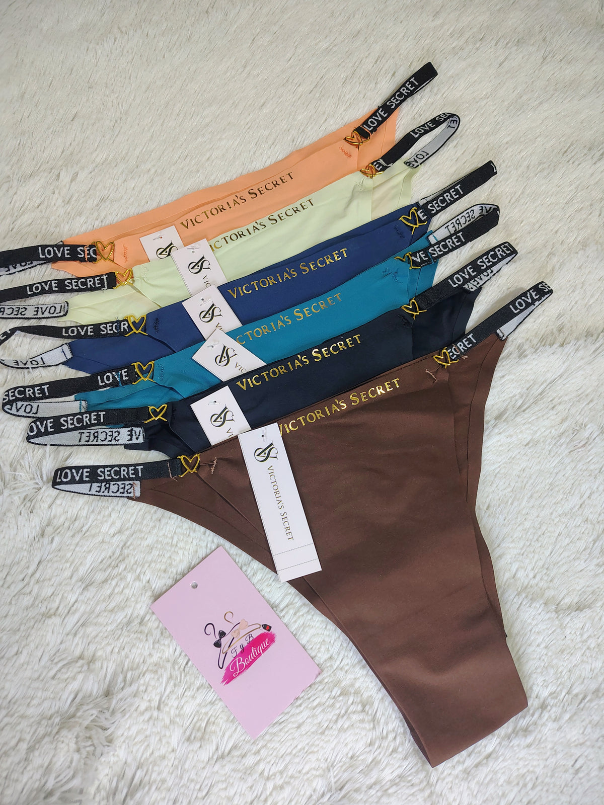 Brazilian invisible de tiras con dije de corazón ❤️