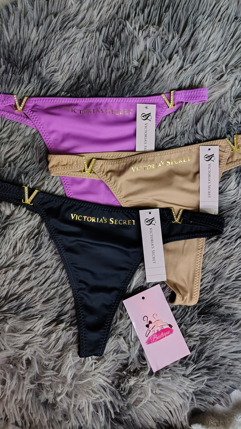 Tanga Victoria's Secret✨ Dije "V" con cristales 💎