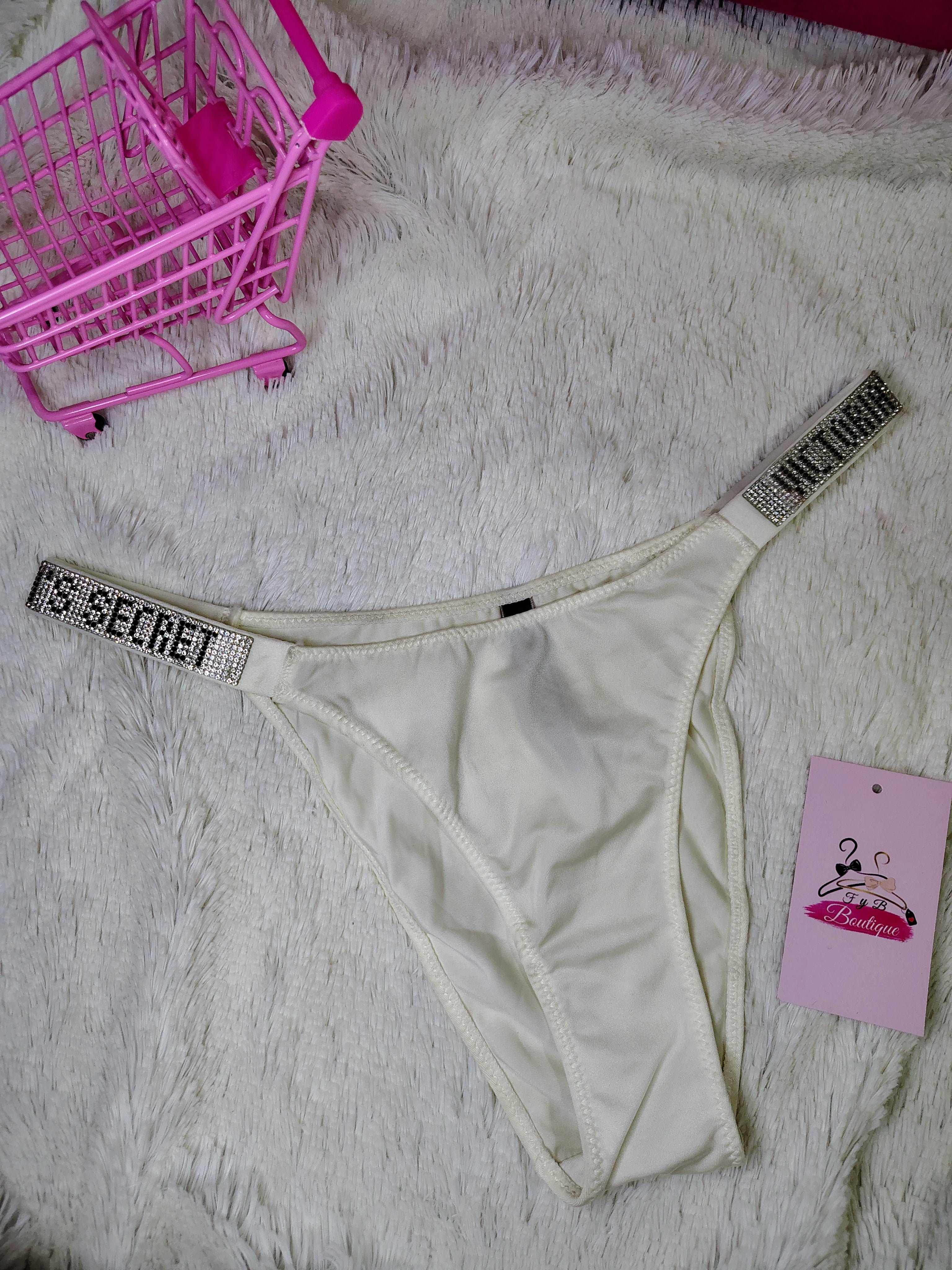 ✨🍑Panty con pedrería "VICTORIA'S SECRET"🍑✨