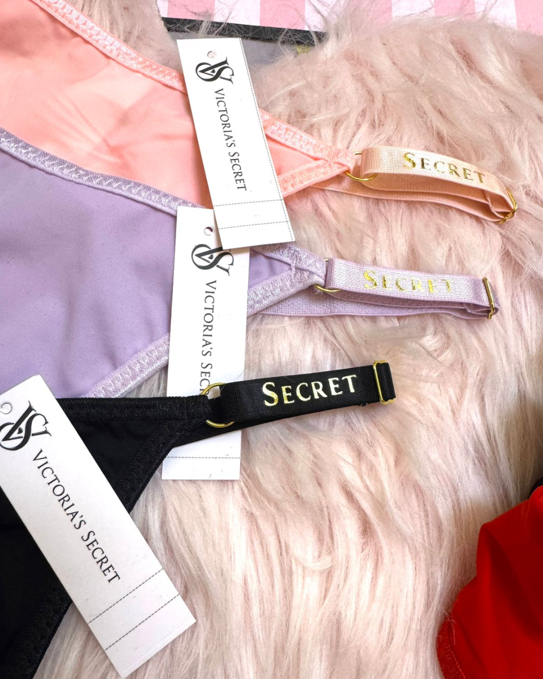 Tanga ajustable Victoria's Secret con cadena atrás ✨🔥
