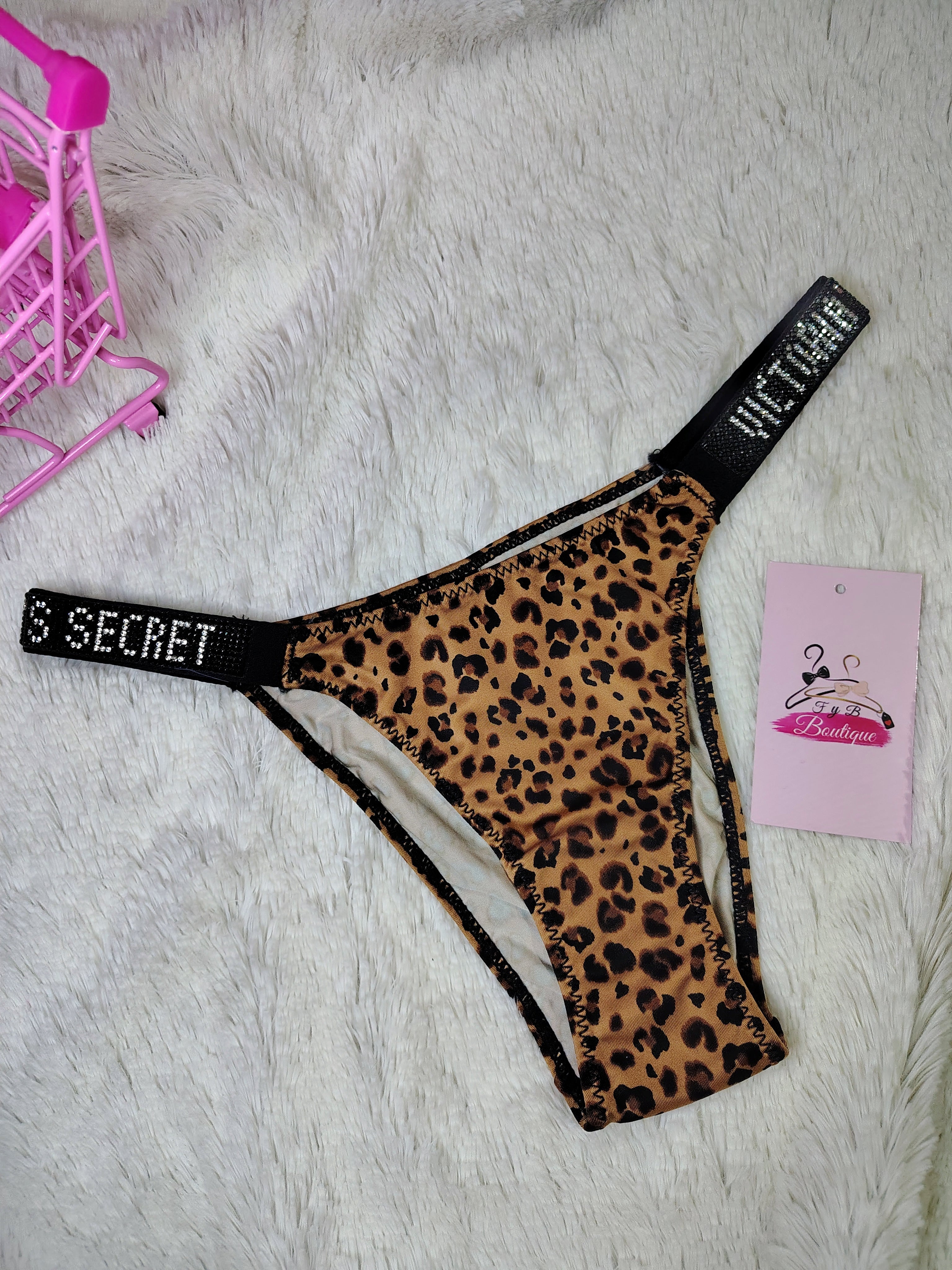 ✨🍑Panty con pedrería "VICTORIA'S SECRET"🍑✨