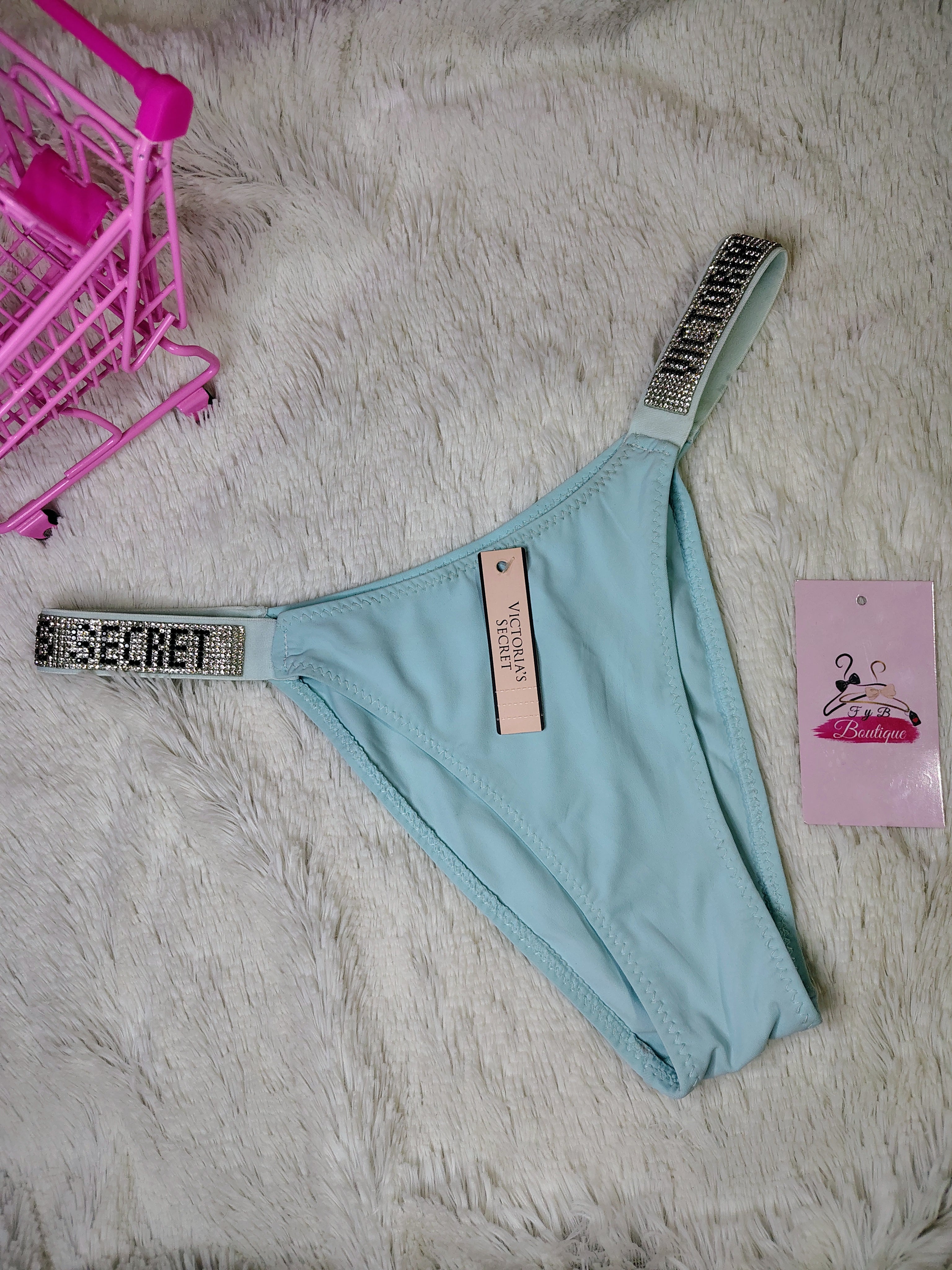✨🍑Panty con pedrería "VICTORIA'S SECRET"🍑✨