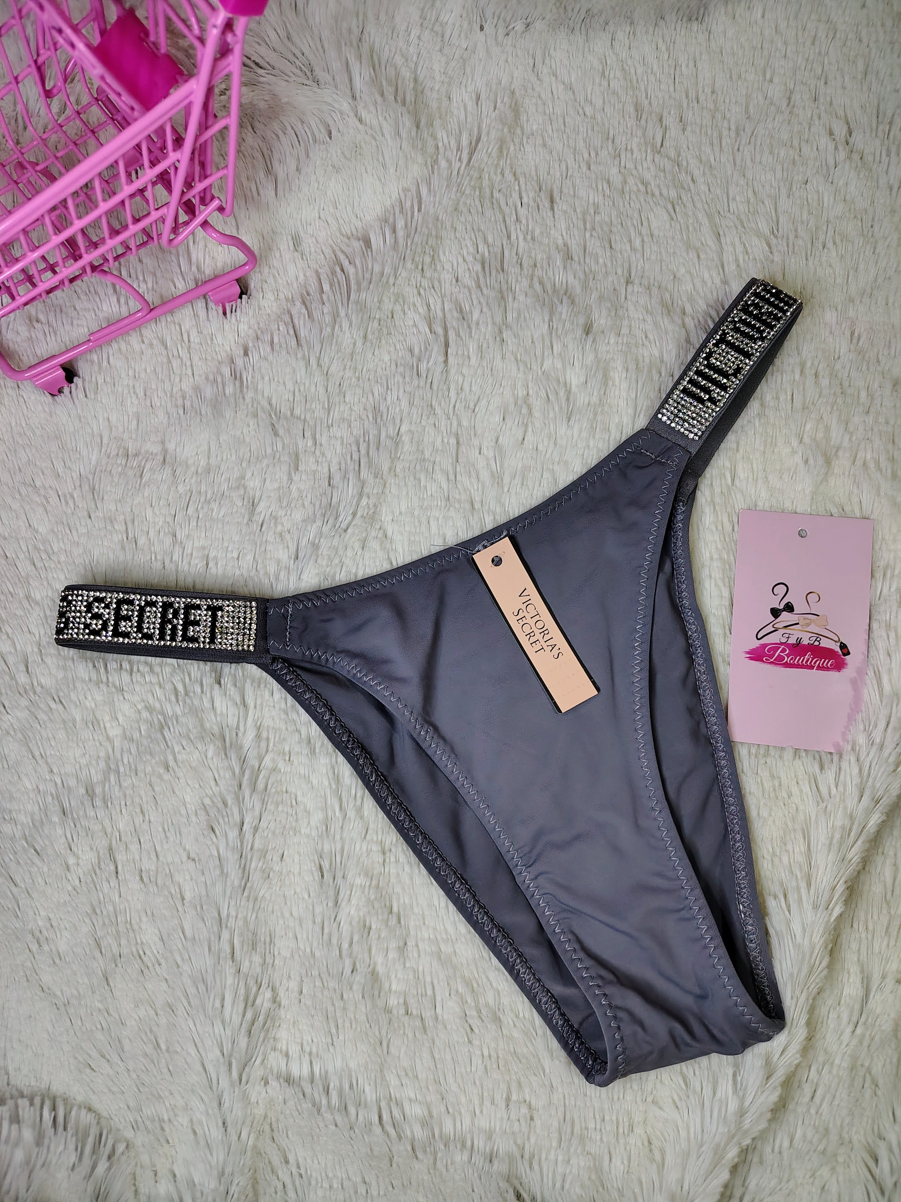 ✨🍑Panty con pedrería "VICTORIA'S SECRET"🍑✨