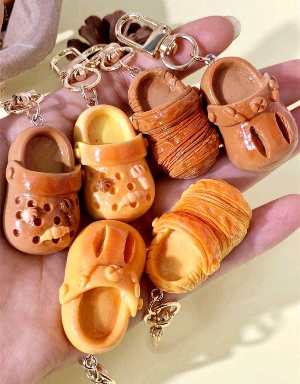 Llavero Mini Crocs Kawaii 🧡