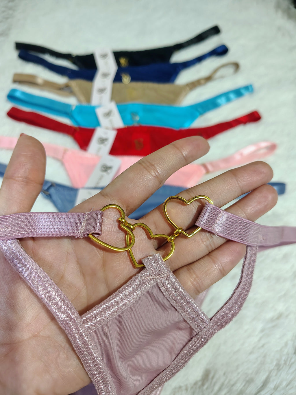 Tanga sexy con dijes de corazones 🔥❤️